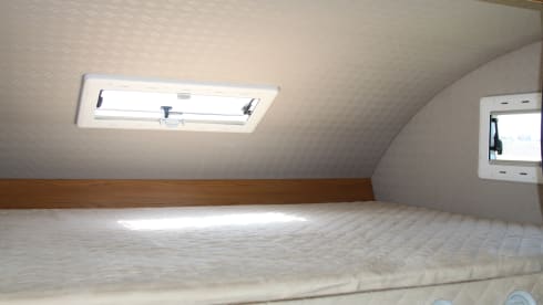 Super Brig 677 TC – Spacious Super Brig 677 TC with 6 beds and XXL garage!