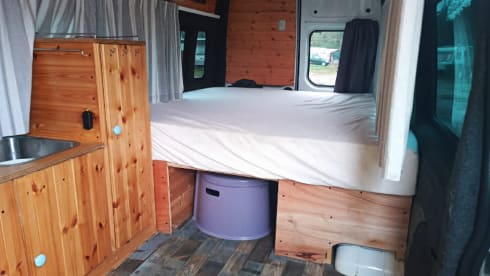 Flash – 3 berth Ford bus from 2013