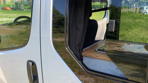 KIWI  7 – Opel Vivaro (ECO) bus camper . completely self-sufficient