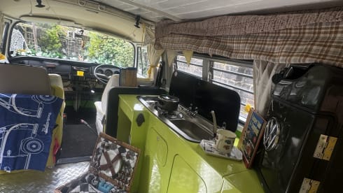 Vale – 4 berth Volkswagen campervan from 1979