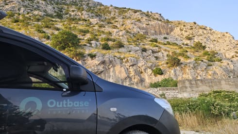 BeSmarter en ga op Avontuur! – Seek out adventure with our 2-person camper van!