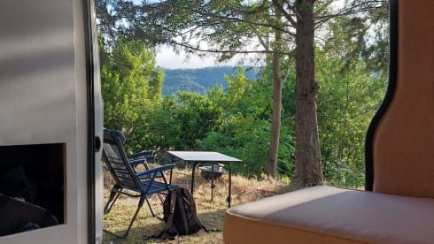 Boxy – Spacious off-grid bus camper 'Boxy' 2/3 pers. (2014)