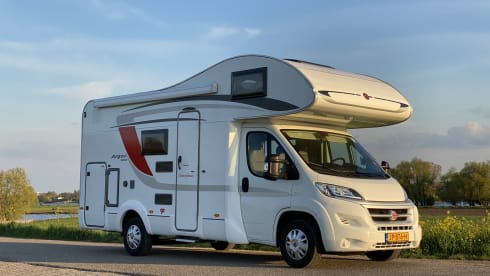 Ooit Is Nu! – Self-sufficient 6 person luxury camper "Ever Is Now"