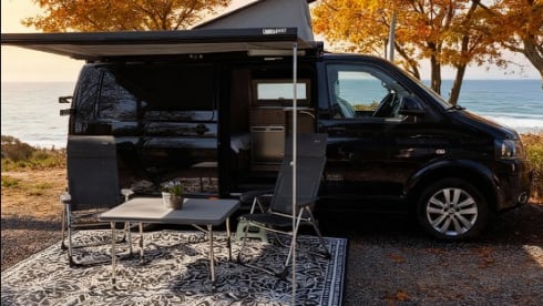 Casa on wheels – 2p Volkswagen campervan from 2011