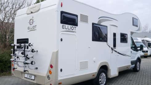 Ford CI Alcove, 6-Persons sitting / sleeping places!