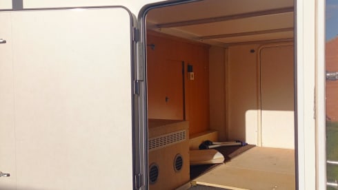 Family camper for 6 people with 2 fixed double beds