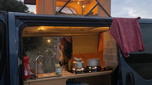 Buffel – 2-person campervan from 2004
