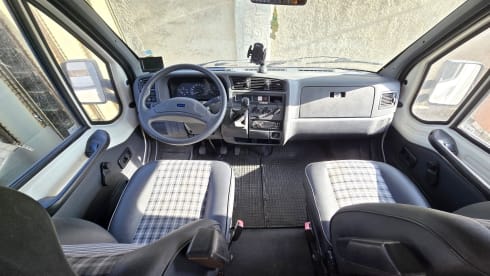 Morada 57 – Libertà su Quattro Ruote: Il Camper dei Tuoi Sogni ti Aspetta!