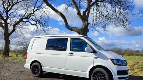Baz – 4 berth Volkswagen campervan from 2019