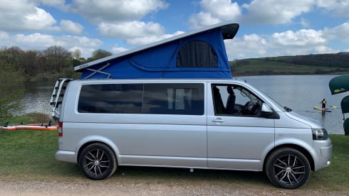Hayes – LWB 4 Berth VW Transporter with 'king size' bed & pop top