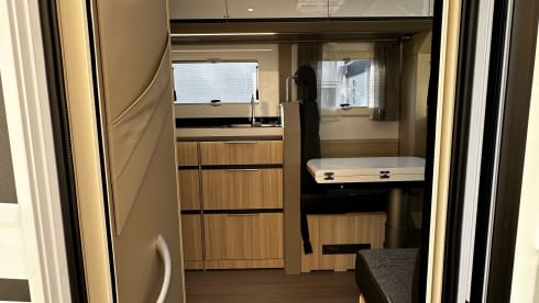 Bob – 3p Adria Mobil semi-integrated uit 2023