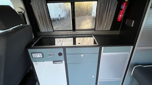 YR72XCE NOMAD –  4 Berth Nomad Camper Romford -Romford