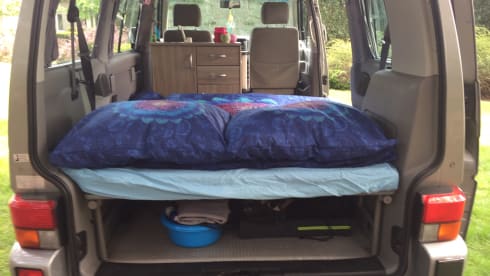 Mandala - Cozy and robust VW T4 multivan with lifting roof