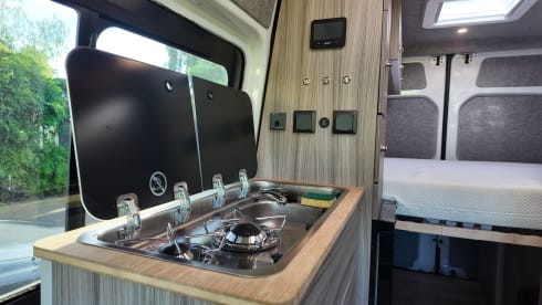 2p Mercedes-Benz campervan uit 2016