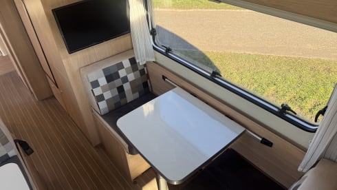 Super Brig 678 - Nice family camper for 7 people!