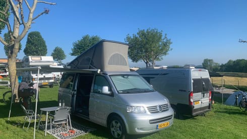 Silver – VW T5 for the ultimate road trip!