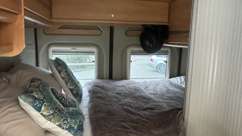 2p Pössl bus uit 2016