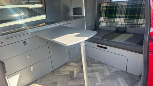 Gingie  – 4 berth Volkswagen camper-van