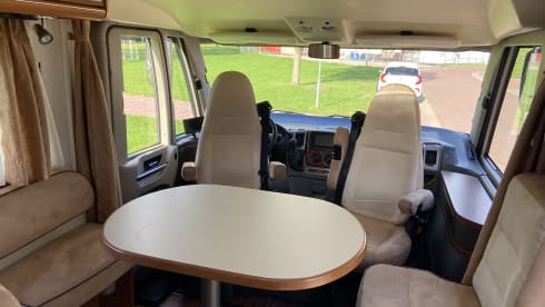 4p Hymer B 674 SL integrated from 2009 including length beds and fold-down bed