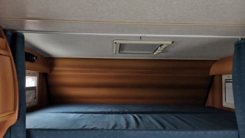 Alex – 5 STAR MIRAGE 7 PLACE ATTIC CAMPER