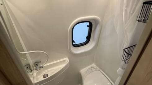 2025 Off Grid 4 berth Autotrail  Expedition 68 POP TOP