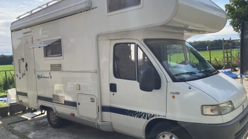 Ideal and cozy family camper, bicycle carrier for 4 or scooter, 2.8 JTD