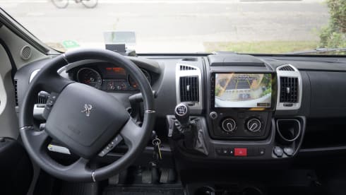 Comfortable Knaus Camper – For a carefree and comfortable road trip!