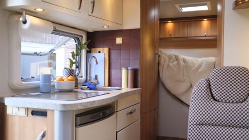 Mid Campery – 4p Hymer integrated from 2010 Mid Campery 
