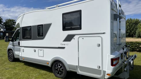 De luxe kampeerders  – 2-person Adria Coral 600SL Plus from 2020