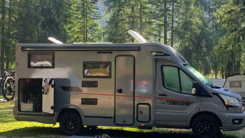 Charlie – 3p Ford Challenger semi-integraal uit 2023