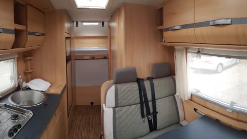 Nice handy camper for 5 to 6 people for rent