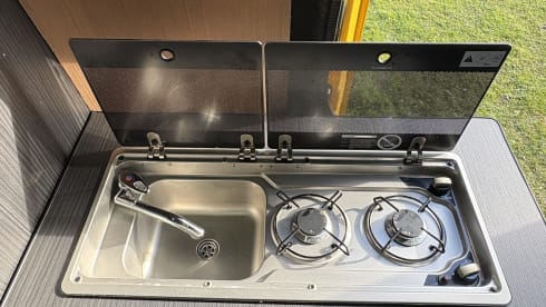 BumbleBee – 4 berth Mercedes-Benz campervan from 2015