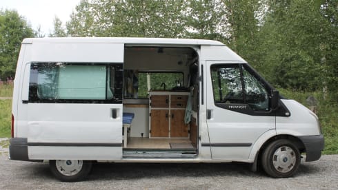AdVANture – 2p Ford campervan from 2008