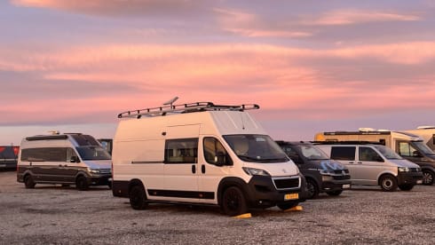 JOEY – 2-seater Peugeot bus from 2019