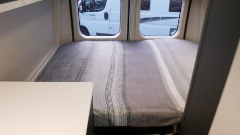  Mclouis3, 2 beds - 4 seats.