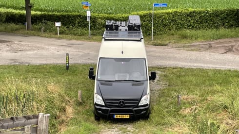 Mercedes-Benz Sprinter Adventure Camper 4 Personen