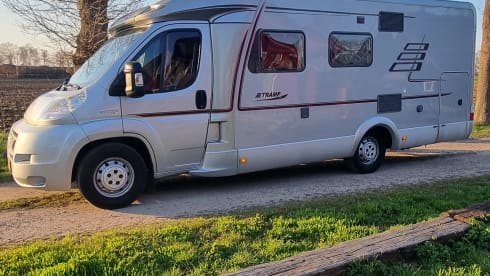 Hymer semi-integrated max 3 persons built in 2009 