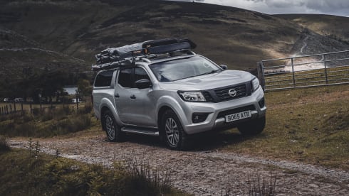Ernest – 3 berth Nissan Navara 2017