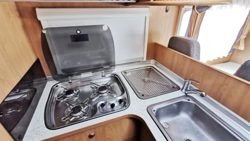 Burstner – Camper with a double bed and two singles to get around Sardinia