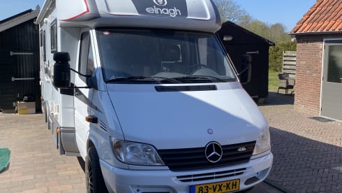 2p Mercedes-Benz semi-integrated uit 2001