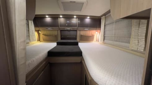 Beautiful luxury 4 person camper