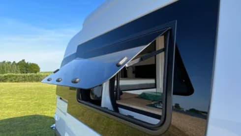 Bussie  – Atmospheric Sprinter bus - off grid