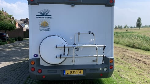 “De Zeeuwse Parel” – luxury 2-person camper for rent