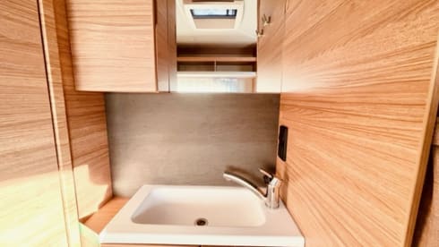 SMART VOYAGER – CARAVAN WEINSBERG CARAONE 450 FU