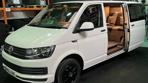 SCOTTISH EXPLORER T6 – VW POP TOP CAMPER 4 BERTH