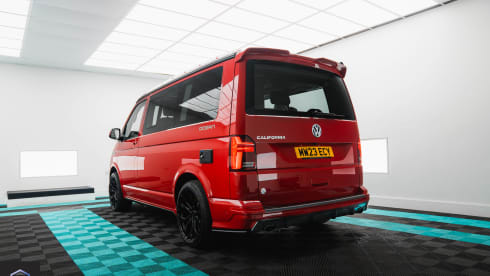 Weekender One – 4 berth Volkswagen campervan - AUTOMATIC
