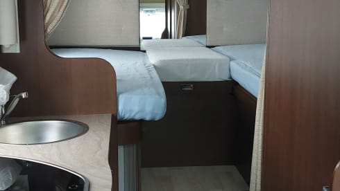 ci elliot 85p – Camper with 2 single beds and air conditioning on the engine and kilometers free