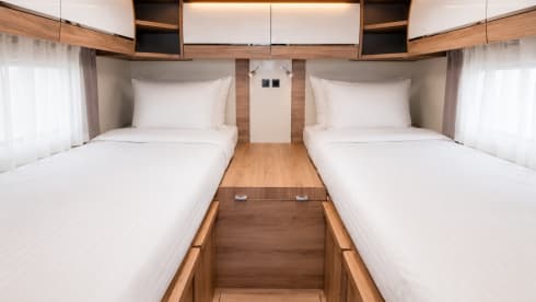 Harry – Camper lussuoso e spazioso, modello 2021 | ideale per 4-5 persone