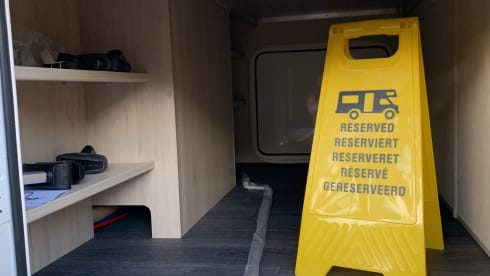 Clan Calder Motorhome – Luxury 4 berth Autotrail Automatic