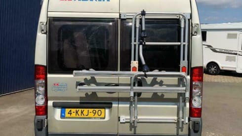 Lets go, life is too short – 2p Adria Mobil 600 Bus camper from 2008